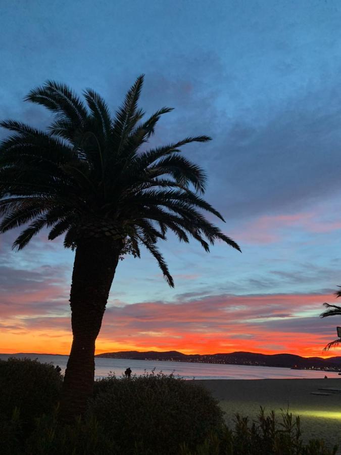 Saint Raphael, Cap Esterel Le Hameau. Vue Mer Exterior foto